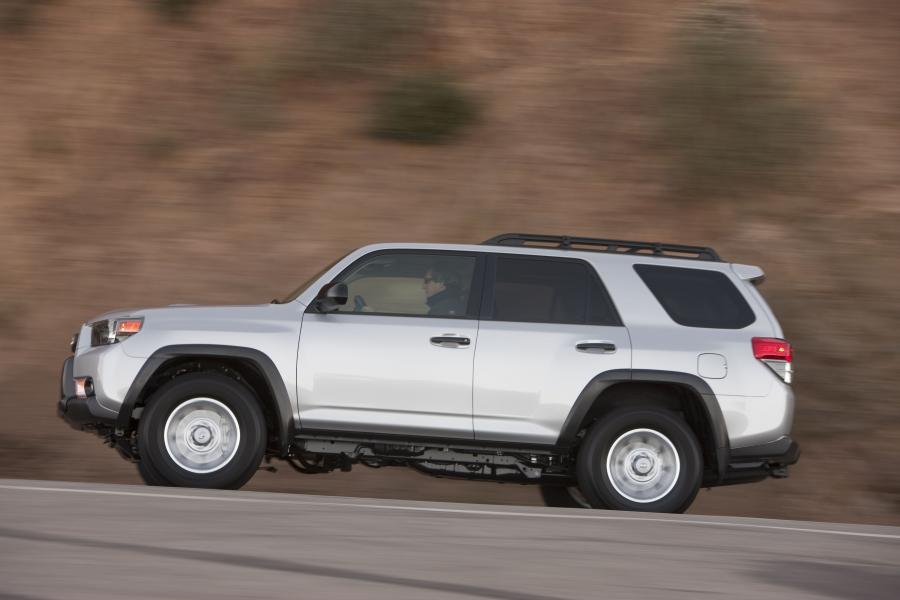  Toyota 4Runner Trail 2010 года  (фото 36 из 66)